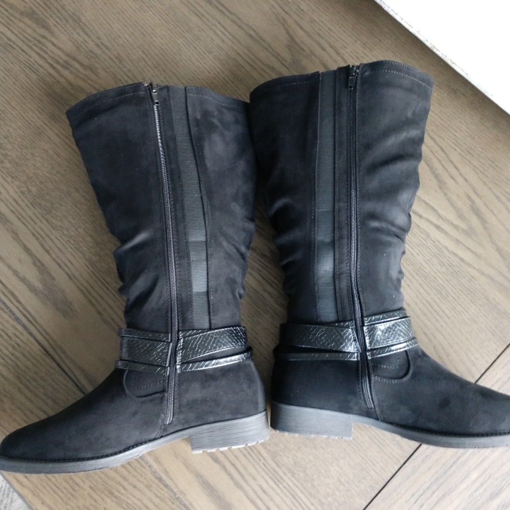 Black Heeled Boots - Picture 8 of 12